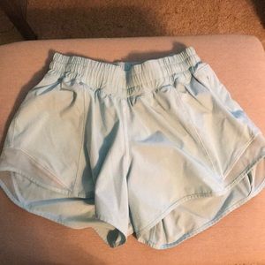 light blue lululemon short | 6 tall